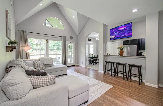 Popular Happy Hide A Way 4 Unr Real Estate