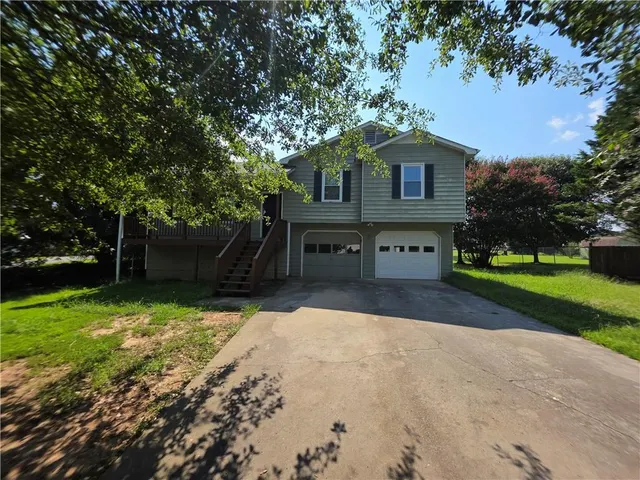 Popular Hunter's Landing Real Estate