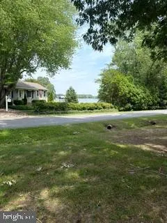 Popular Newcomb Real Estate
