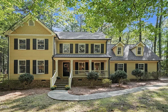 Popular Windsor Oaks Real Estate