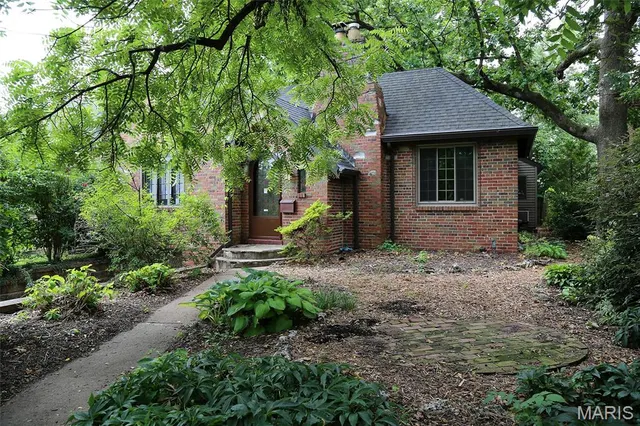 Popular Forest Hills Park Real Estate