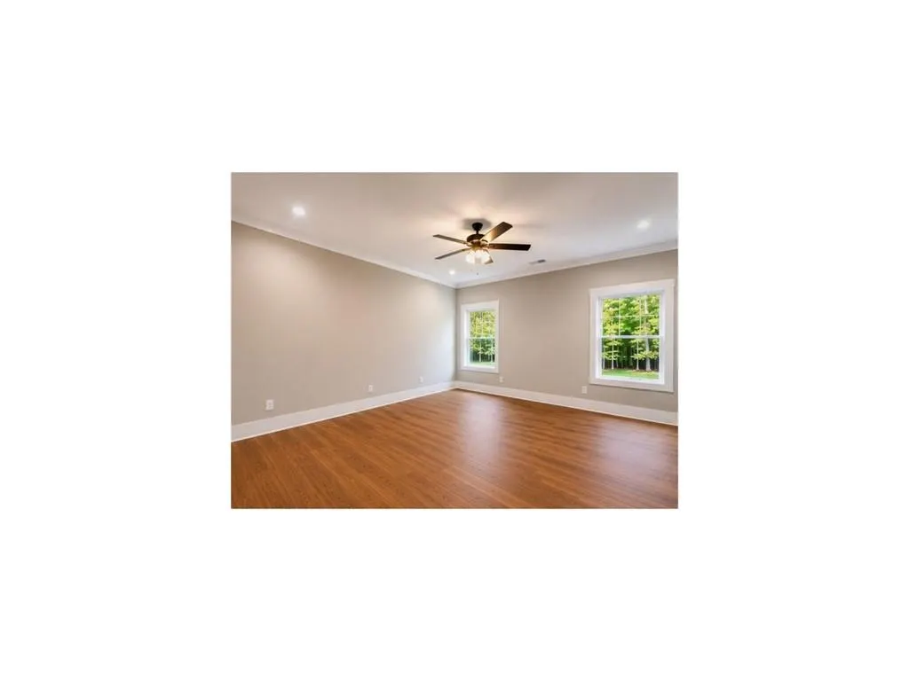 Listing Thumbnail Image 14