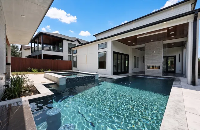 Popular Riverside Terrace Real Estate