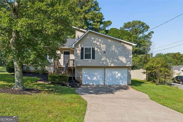 Expensive LAKEWOOD ESTATES Real Estate