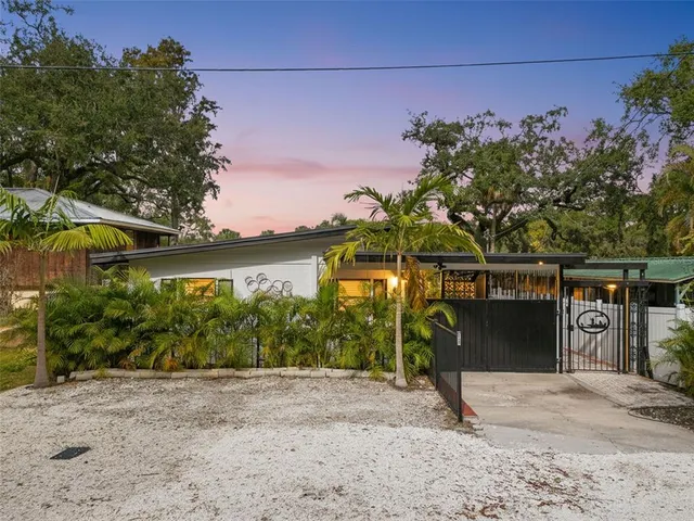 Popular HOLLYWOOD PARK Real Estate