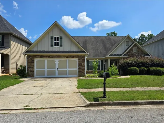Popular Woodgate Landing Real Estate