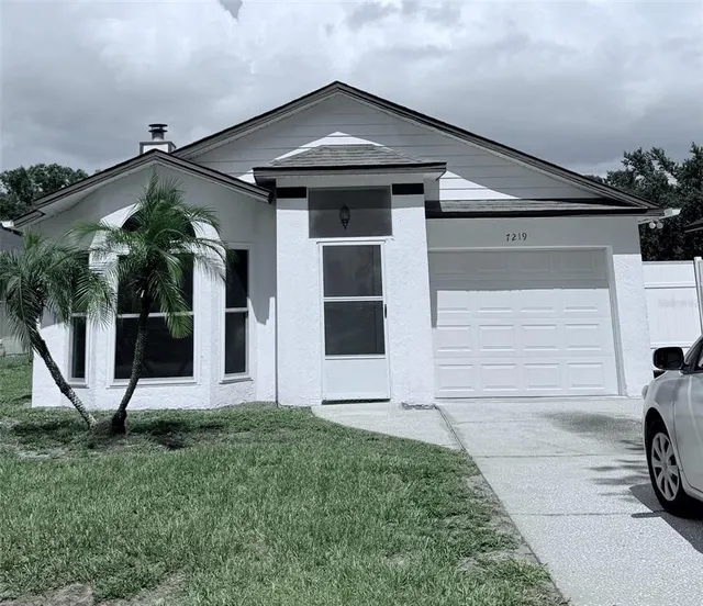 Popular EDGEWATER SHORES Real Estate
