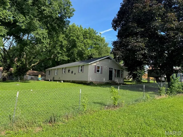 Popular South Vandalia Add Real Estate