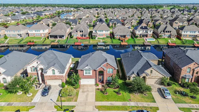 Popular Lake Shore Harbour Sec 6 Real Estate