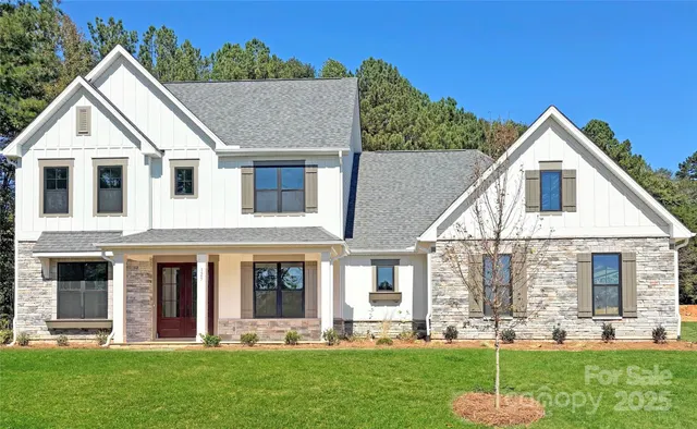 Popular Saddlehorn Real Estate