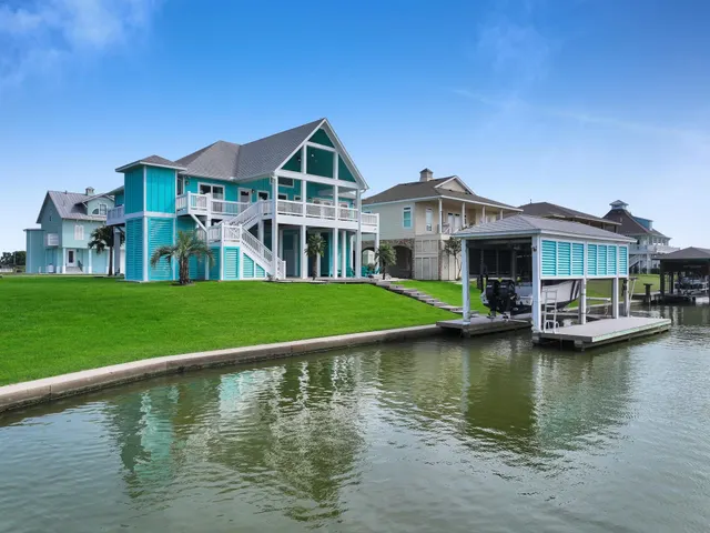 Popular Laguna Harbor 2005 Real Estate