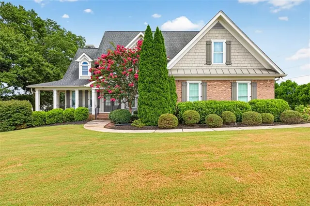 Popular Avalon Hills Real Estate