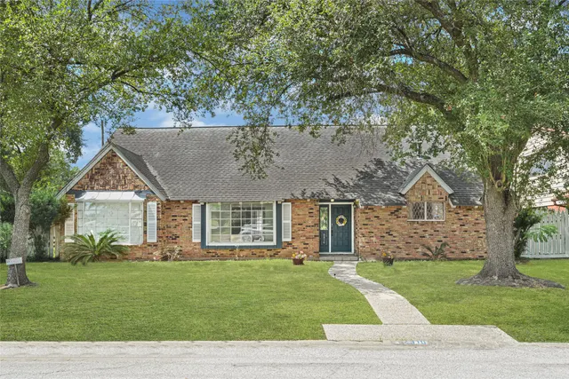 Popular Fenwood Sec 01 Real Estate