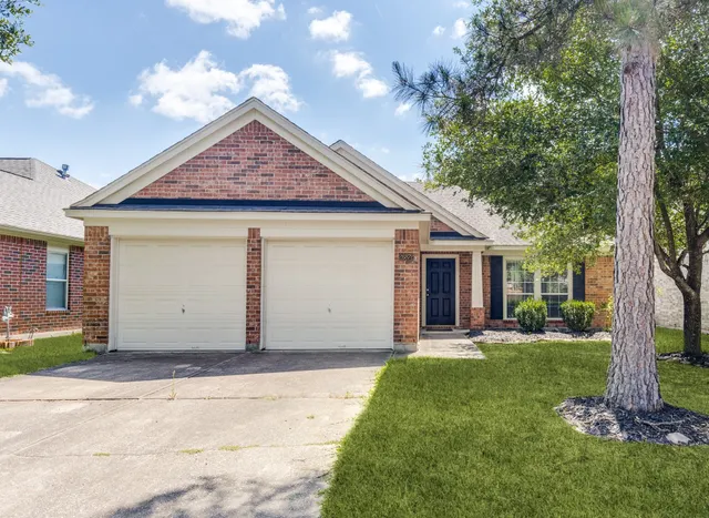 Popular Kings Manor 11 Real Estate