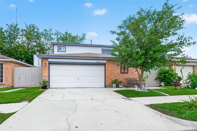 Popular Courtyard Homes 03 Sec 01 Real Estate