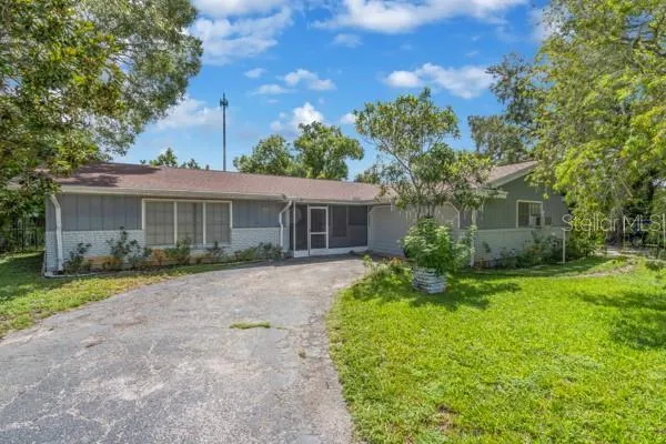 Popular LAKEWOOD GARDENS Real Estate