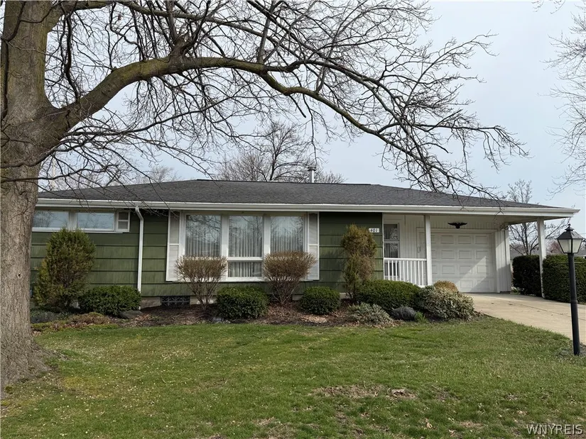 Single Family in Tonawanda