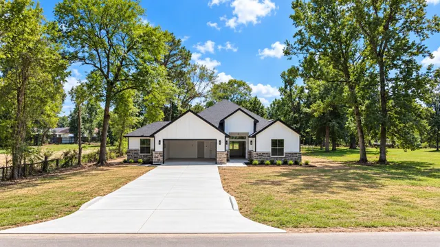 Popular LIVE OAKS EST Real Estate