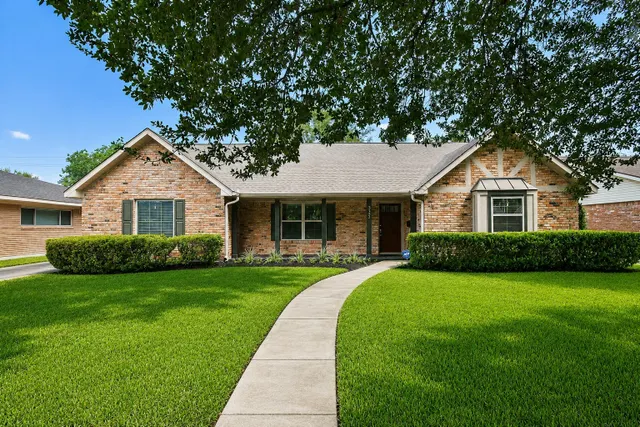 Popular Marilyn Estates Sec 04 Real Estate