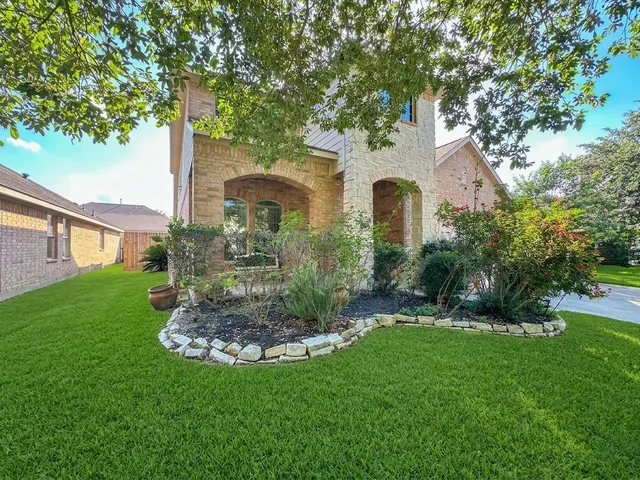 Popular Middlecreek Village Real Estate