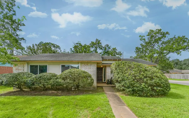 Cheap Miramar Sec 03 Real Estate