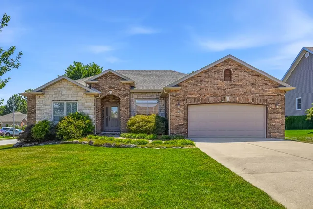 Popular Legendary Hills Real Estate