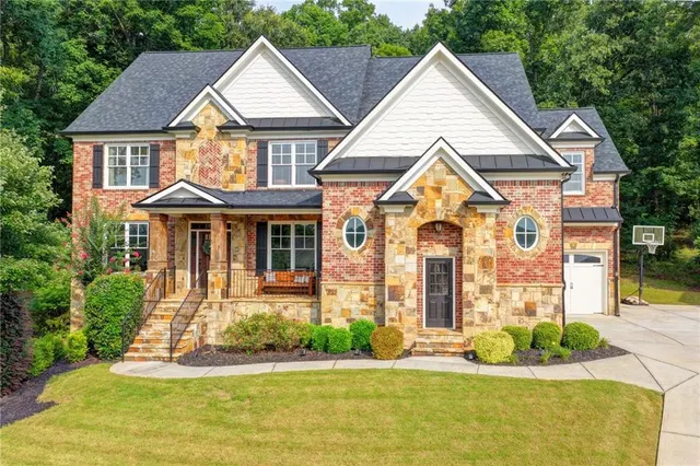 Popular Woodbury Place Real Estate