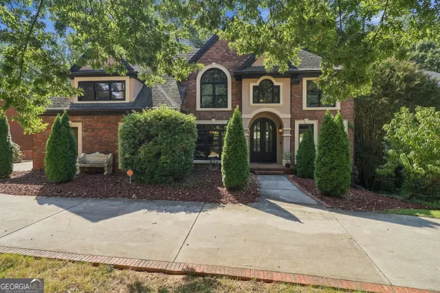Expensive REGENCY PARK Real Estate