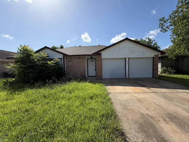 Popular Tara Sec 3 Real Estate