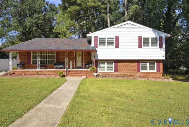 Popular Walnut Hill Addition Real Estate