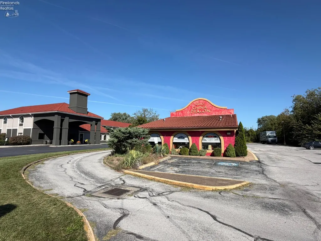 3306 Milan Rd, Sandusky, OH 44870
