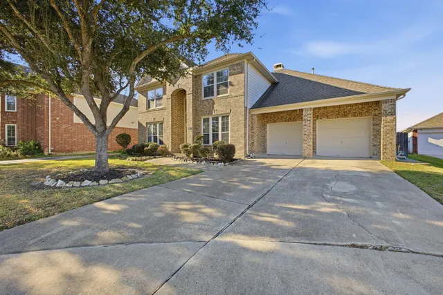 Popular Ashley Pointe Sec 01 Real Estate