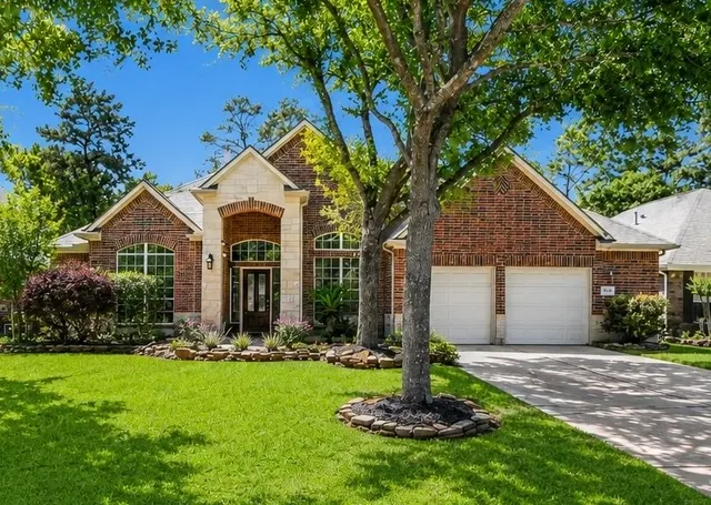 Popular Oakhurst Fairways Real Estate