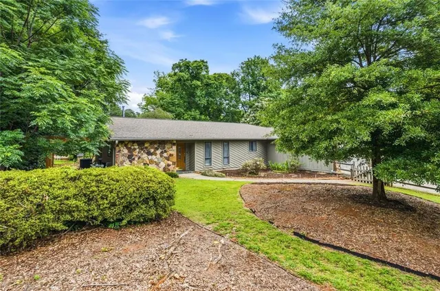 Popular BF RIDGELAND FOREST PH1 Real Estate