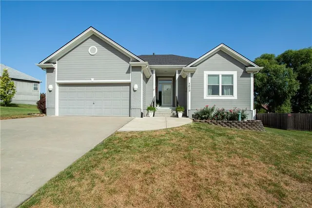 Popular The Oaks Real Estate