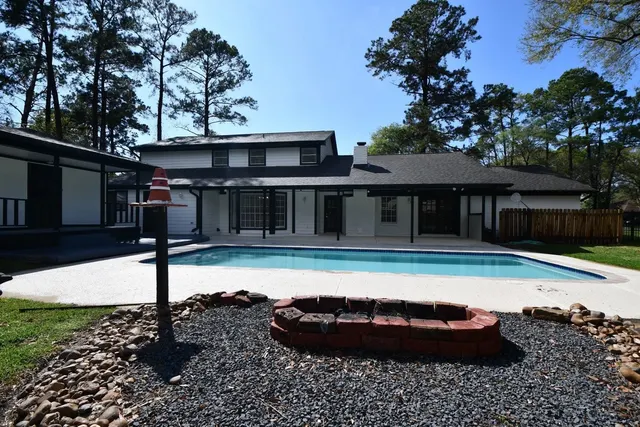 Popular Evergreen Woods Real Estate