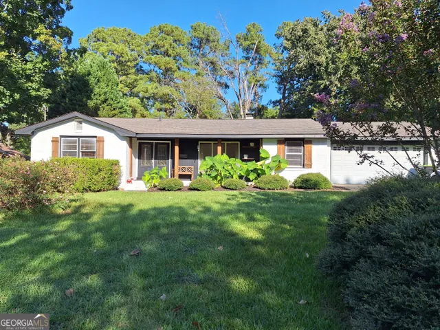 Popular Country Club Hills Real Estate