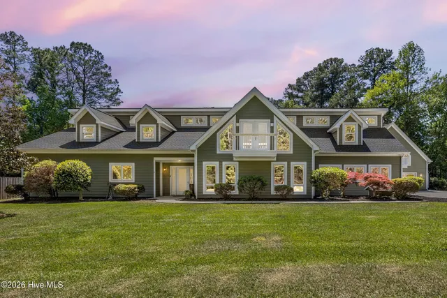 Popular Country Club Acres Real Estate