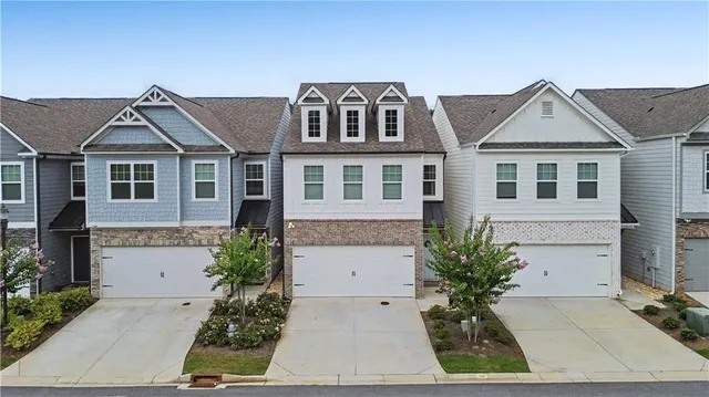 Popular Pebblewood Grove Real Estate