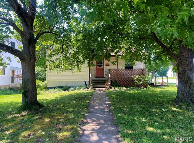 Popular Schuman Real Estate