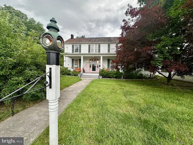 Popular Town Of Berryville Real Estate