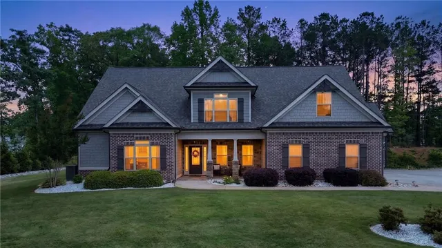 Popular Woodlake Real Estate