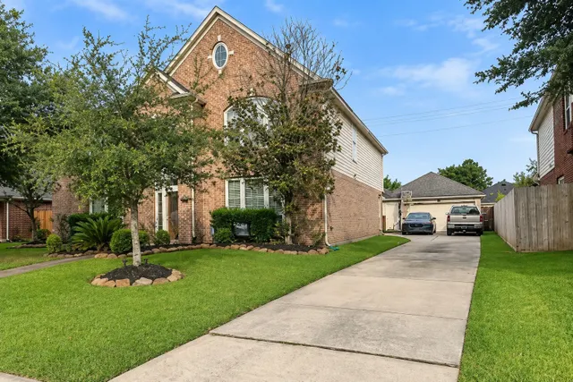 Popular Lakeshore Sec 1 Real Estate