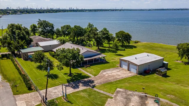 Cheap Burnet Shores Real Estate