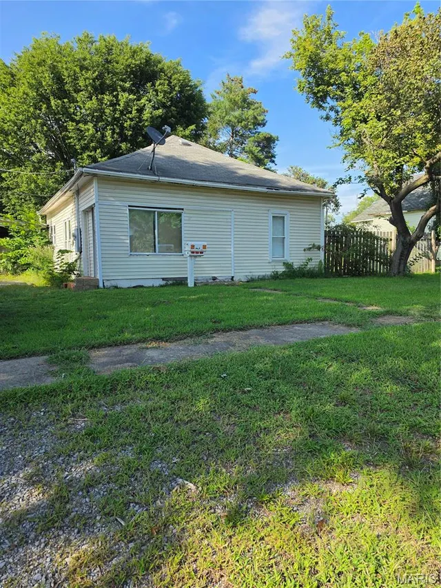 Popular West Frankfort Real Estate
