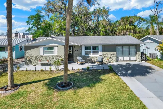 Expensive BAY PARK ESTATES Real Estate