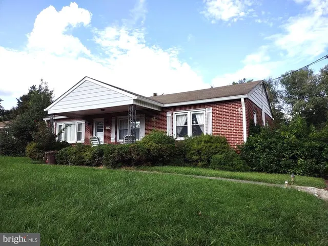 Popular Meadowvale Manor Real Estate
