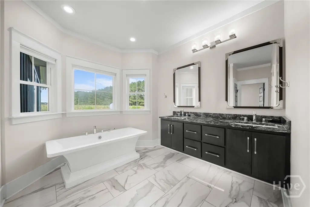 Listing Thumbnail Image 21