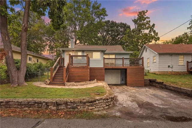 Popular Lake Tapawingo Real Estate