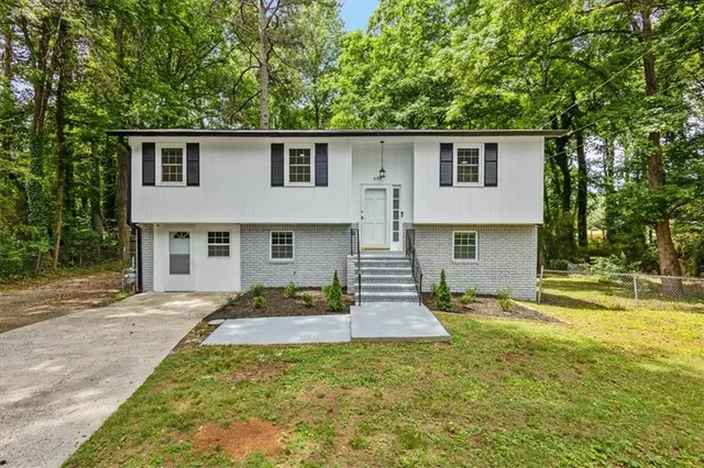Popular OAKDALE WOODS Real Estate